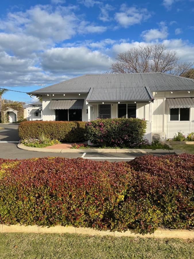 Busselton Jetty Chalets Exterior photo