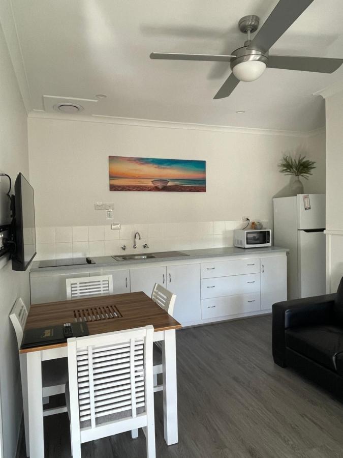 Busselton Jetty Chalets Exterior photo